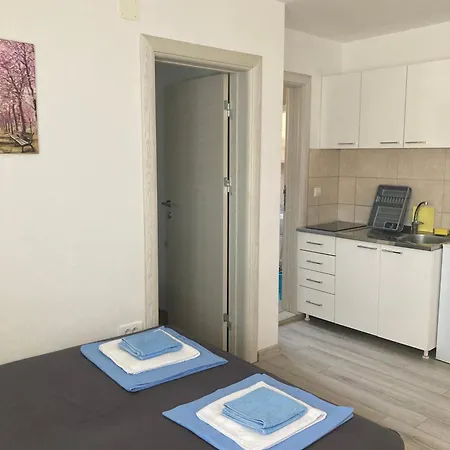 Budva, Jaz, Dif Konukevi